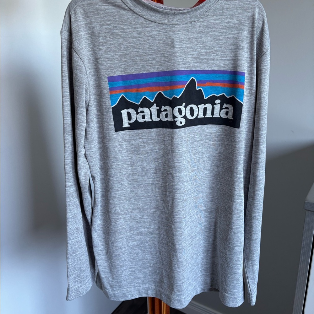 Patagonia Heather Gray Capilene Cool Shirt size medium (10)